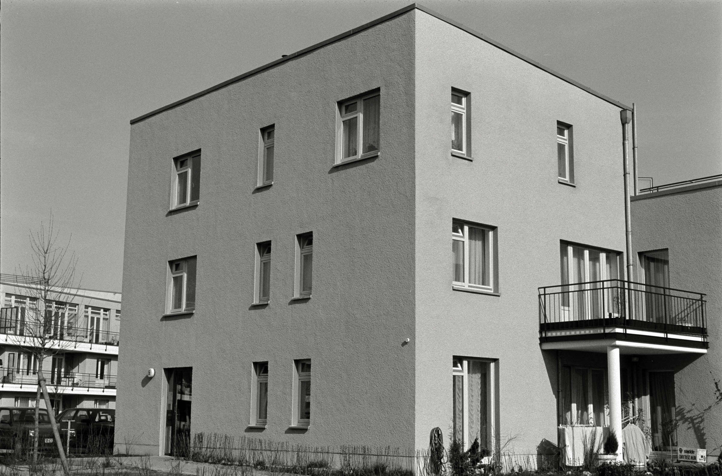 AHP F1993 03 006 sc240902 img33 NLP